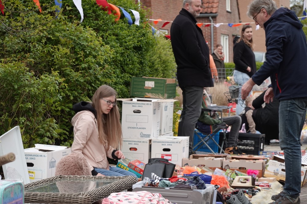 240427 Akkrum Koningsdag vrijmarkt 19  1000